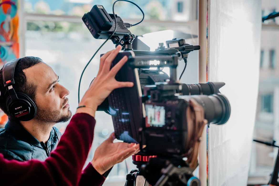 Tips for Maximizing Impact With Green Screen Video Services